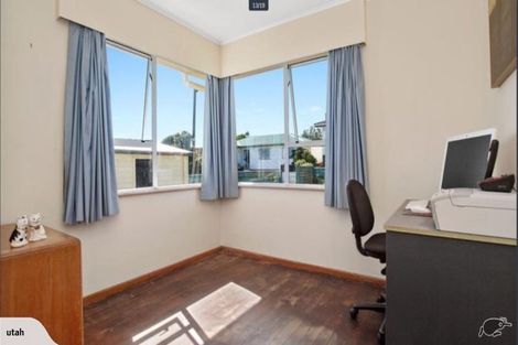 Photo of property in 3 Carluke Street, Paparangi, Wellington, 6037