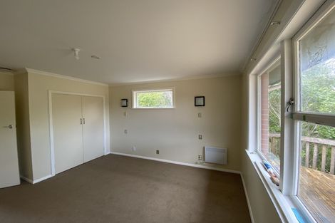 Photo of property in 10 Vista Crescent, Maoribank, Upper Hutt, 5018