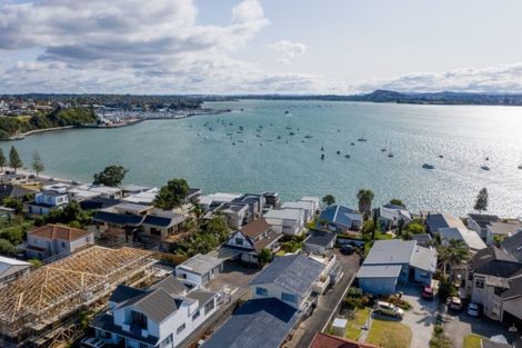 Photo of property in 2/127 Bucklands Beach Road, Bucklands Beach, Auckland, 2012