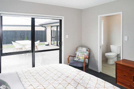 Photo of property in 32 Karere Avenue, Marshland, Christchurch, 8083