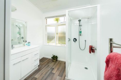 Photo of property in 78 Aberdeen Road, Campbells Bay, Auckland, 0620