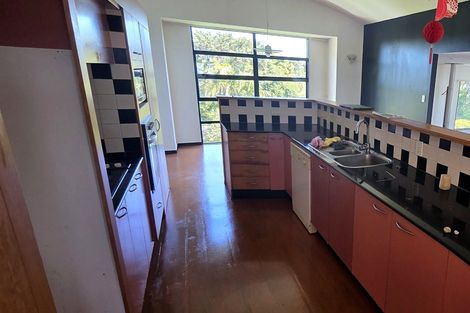 Photo of property in 213 Whangaparaoa Road, Red Beach, 0932