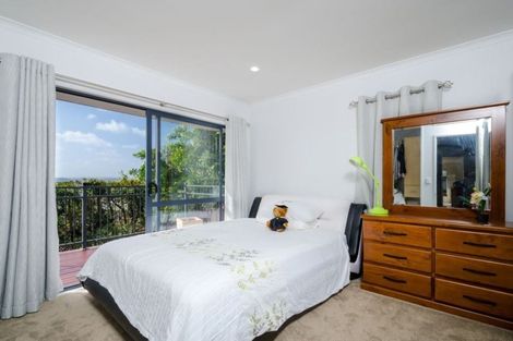 Photo of property in 114 Luckens Road, West Harbour, Auckland, 0618
