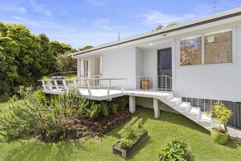 Photo of property in 69 Awaruku Road, Torbay, Auckland, 0630