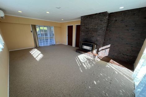 Photo of property in 1 Guernsey Place, Fitzherbert, Palmerston North, 4410