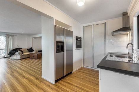 Photo of property in 102 Prince Regent Drive, Half Moon Bay, Auckland, 2012