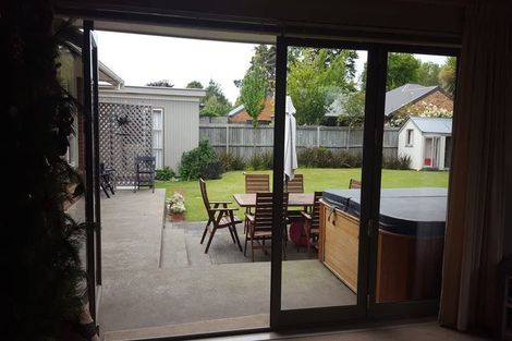 Photo of property in 205a Matsons Avenue, Papanui, Christchurch, 8053