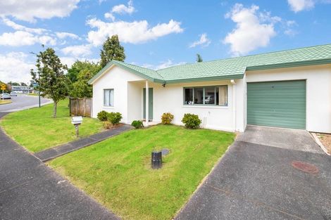 Photo of property in 2 Albizia Avenue, Henderson, Auckland, 0612