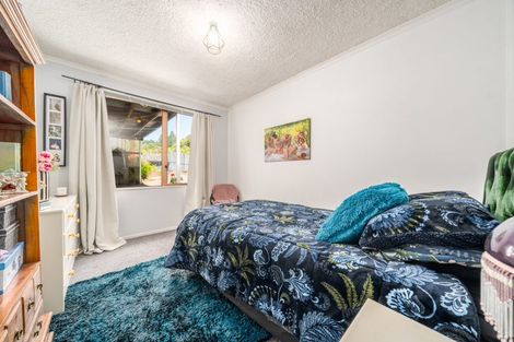 Photo of property in 11 Bogle Grove, Stokes Valley, Lower Hutt, 5019