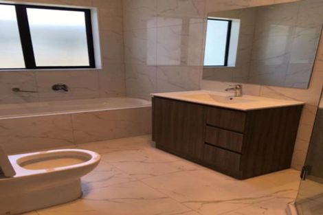 Photo of property in 6 Twin Parks Rise, Papakura, 2110