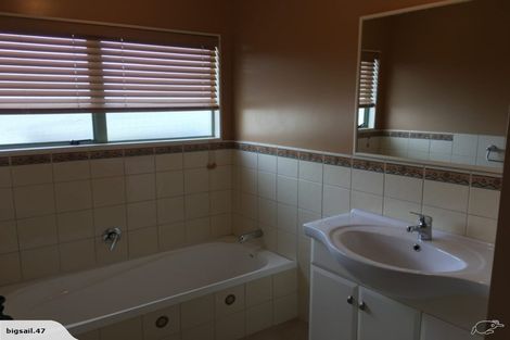 Photo of property in 70 Whitford Road, Botany Downs, Auckland, 2014