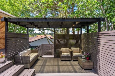 Photo of property in 15 Mark Edward Drive, Half Moon Bay, Auckland, 2012