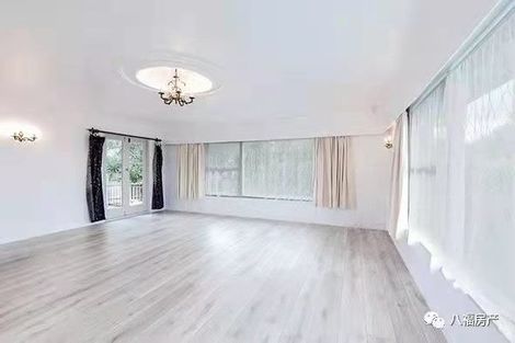 Photo of property in 10 Holdaway Avenue, Northcote, Auckland, 0627