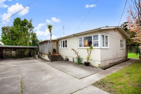 Photo of property in 1/144a Mcleod Road, Te Atatu South, Auckland, 0610