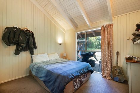 Photo of property in 16 Mckerrow Place, Sunshine Bay, Queenstown, 9300