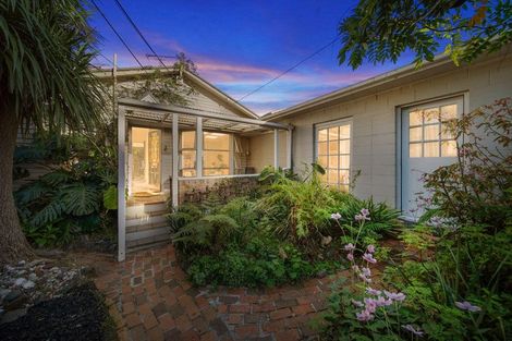 Photo of property in 23 Pohutukawa Avenue, Shelly Park, Auckland, 2014