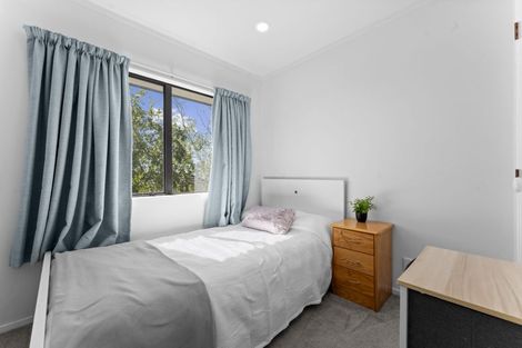 Photo of property in 74b Bradbury Road, Botany Downs, Auckland, 2010