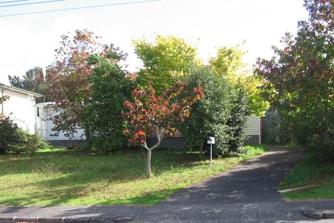 Photo of property in 16 Graham Avenue, Te Atatu Peninsula, Auckland, 0610