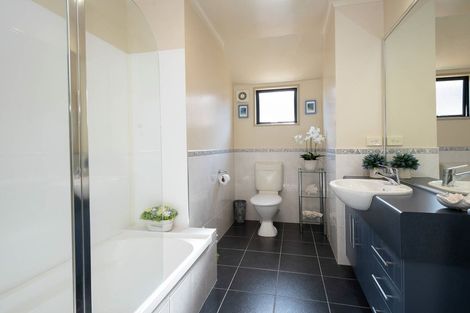 Photo of property in 1/27 Kellaway Drive, East Tamaki, Auckland, 2013