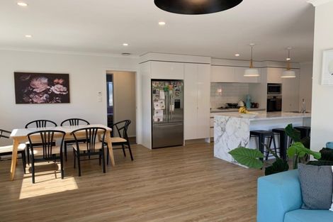 Photo of property in 7d Royal Heights, Glen Avon, New Plymouth, 4312