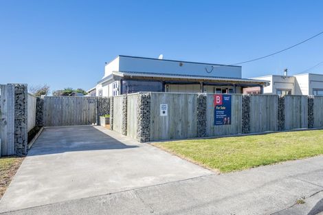 Photo of property in 51 Nash Parade, Foxton Beach, Foxton, 4815
