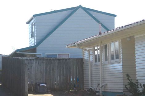 Photo of property in 1/8 Rickards Place, New Lynn, Auckland, 0600