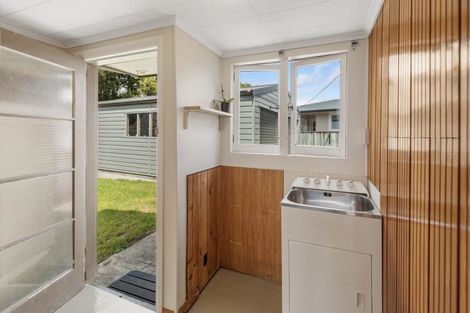 Photo of property in 9 Lewis Place, Highbury, Palmerston North, 4412