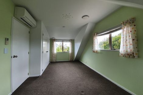 Photo of property in 8a Aplin Place, Birkdale, Auckland, 0626