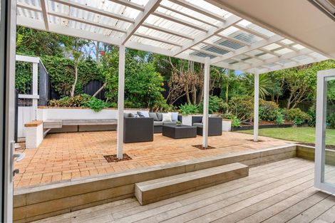 Photo of property in 2/101 Churchill Road, Murrays Bay, Auckland, 0630