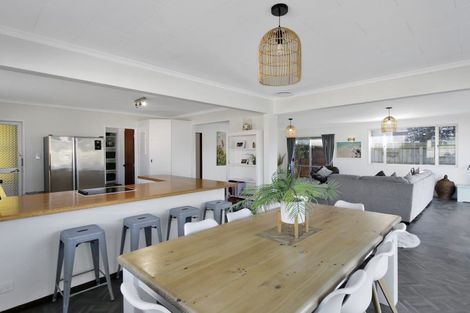 Photo of property in 35 Thomas Place, Foxton Beach, Foxton, 4815