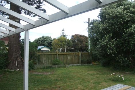 Photo of property in 64 Seaview Road, Paraparaumu Beach, Paraparaumu, 5032