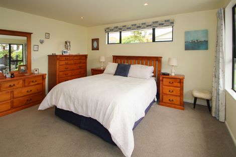 Photo of property in 6 Kenilworth Road, Oamaru North, Oamaru, 9400