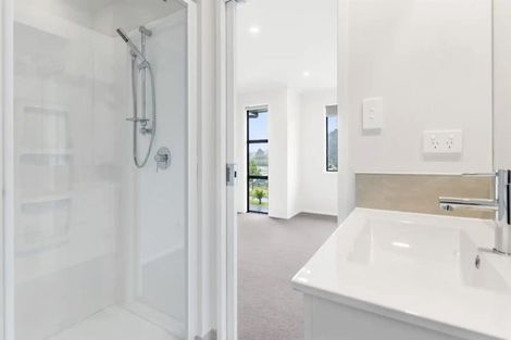 Photo of property in 86 Papatupu Way, Kumeu, 0810