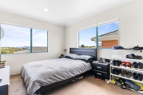 Photo of property in 33b Dalwhinnie Parade, Highland Park, Auckland, 2010