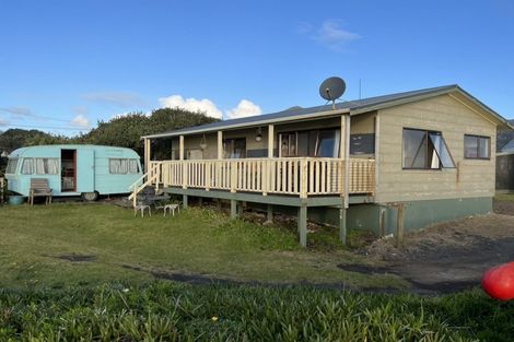 Photo of property in 11a Beach Road, Mokau, 4376