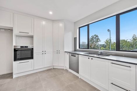 Photo of property in 29d Rotoiti Avenue, Pakuranga Heights, Auckland, 2010