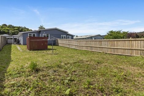 Photo of property in 35 Hanson Grove, Stokes Valley, Lower Hutt, 5019