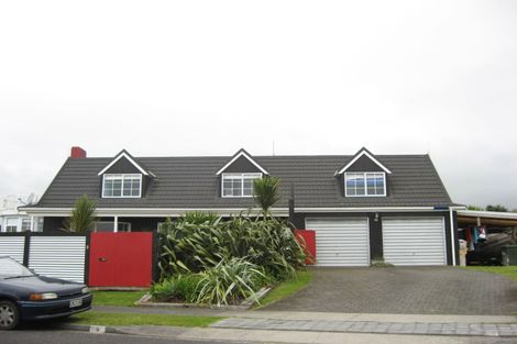 Photo of property in 9 Russell Drive, Oakura, 4314