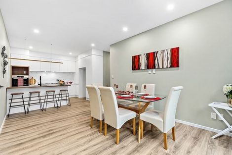 Photo of property in 10 Vinistra Road, Kumeu, 0810