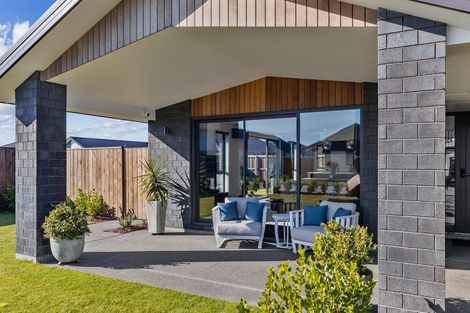 Photo of property in 2 Page Place, Rangiora, 7400