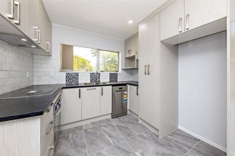 Photo of property in 2/20 Darnell Crescent, Clover Park, Auckland, 2019