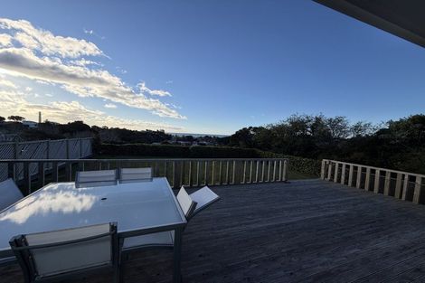 Photo of property in 44 Discovery Place, Marfell, New Plymouth, 4310