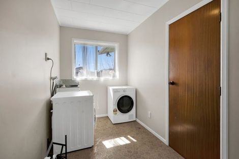 Photo of property in 323 Mangorei Road, Merrilands, New Plymouth, 4312