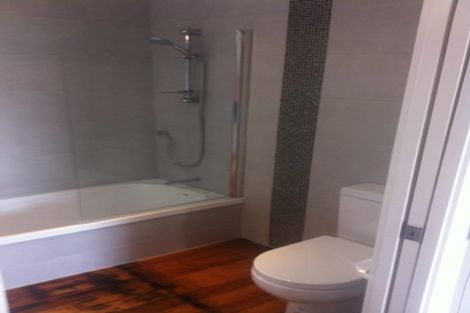 Photo of property in 2/83 Nile Road, Milford, Auckland, 0620