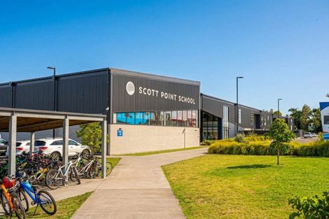 Photo of property in 4 Tiller Street, Hobsonville, 0616