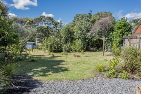 Photo of property in 18 The Avenue, Otaki Beach, Otaki, 5512