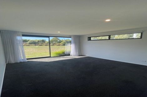Photo of property in 450 Waitara Road, Huirangi, New Plymouth, 4373