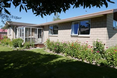Photo of property in 82 Sawyers Arms Road, Northcote, Christchurch, 8052