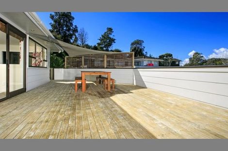 Photo of property in 33 Sequoia Place, Sunnynook, Auckland, 0620