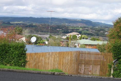 Photo of property in 25 View Road, Shelly Park, Auckland, 2014